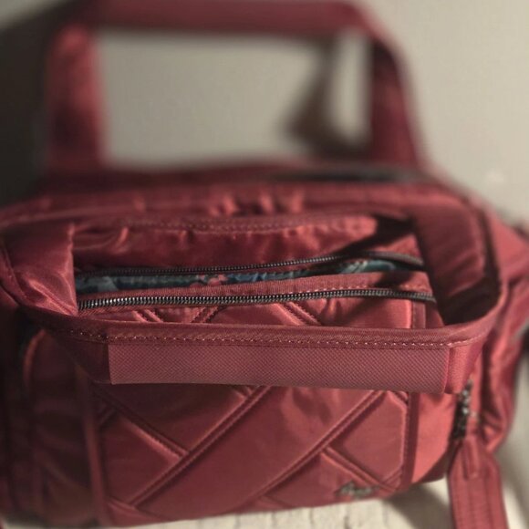 Lug Rumble Tote Bag Raspberry Tone With Multiple Pockets - Picture 2 of 8